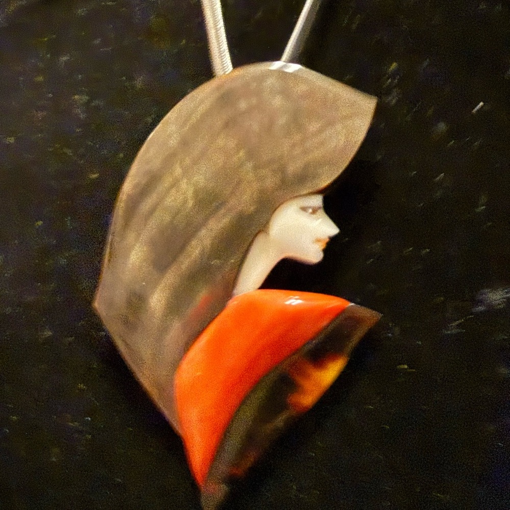 SFM Art Deco Portrait Pendant Necklace Silver Tone Woman Profile‎ Statement